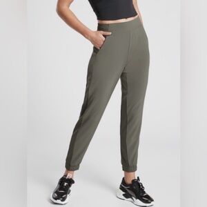 Athleta Sage Green Jogger Pants Sz 2P